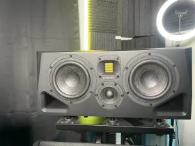 Ams-a77h Adam Audio A77h 7-inch Powered Studio Monitor - Pair Great Condition