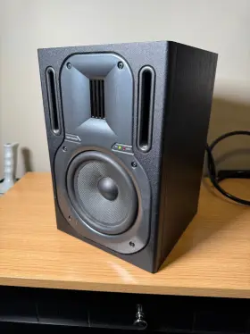 000-25202-00010 Behringer Truth B3030a 6.75 Inch Powered Studio Monitor Speaker 140w Bi Amp