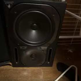 B202030 Behringer Truth High Resolution Reference Studio Monitors