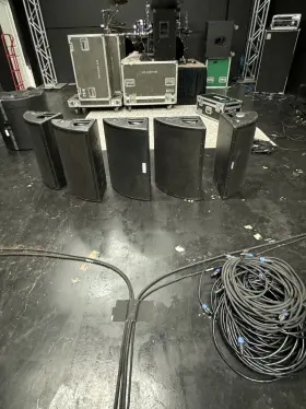 Sm12 Eaw Package Of 5 Monitors And 3 Dual Cases