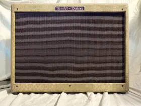 B-398319 Fender Hot Rod Deluxe 1-12 Enclosure 80-watt Extension Cabinet. Lacquered Tweed
