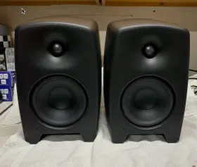 M040 Genelec Active 2-way Monitor