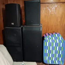 828s Jbl Srx 2 815 Lightly Used In My Living Room