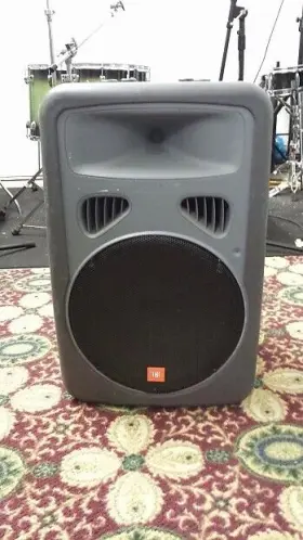 Eon15p-1 Jbl 15 Inch Bi-amplified Pa Speaker 180w - Excellent Condition Loud