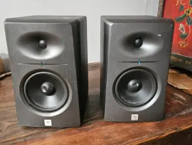 Lsr2300p Jbl 2300 Powered Studio Monitors Pair Read