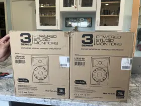 Lsr305-wh Jbl Pair Of Powered Studio Monitors - White