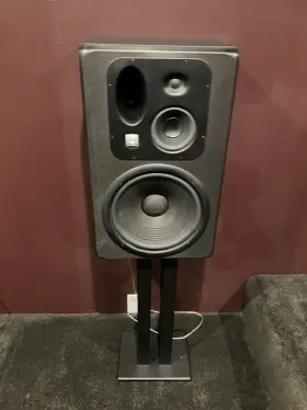 Lsr32 Jbl Pair Of Linear Spatial Reference Studio Monitor Speakers