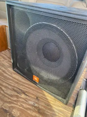 Sr4718x Jbl Single 18 Inch Passive Subwoofer - Working