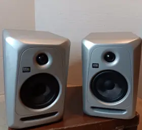 Amfk00186 Krk Classic 5 Studio Monitor Pair Silver Wired Rca Trs Xlr Inputs