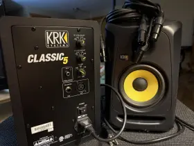 Ampk00185 Krk Classic 5 Studio Monitor Speakers Pair With 25ft Xlr To Cables