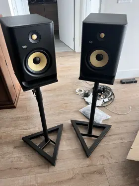Rp7g4-na Krk Rokit 7 Speakers With Stands And Cables