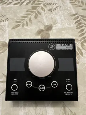 204780000 Mackie Big Knob Passive 2x2 Studio Monitor Controller