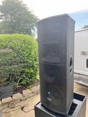 Sa1232 Mackie Three Was Dual 12 Inch Powered Speakers Pair Of Two