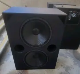 X-800c Meyer Sound 650-p 1 Dual 18-inch Active / Powered Subwoofer Speaker