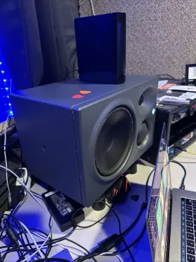 505576 Neumann Kh 310 Active Studio Monitor Right