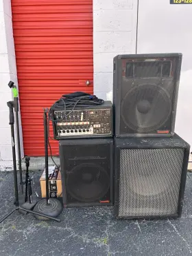 I8500 Peavey Community Pa Speakers Wired Black Set With Mixer And Stands