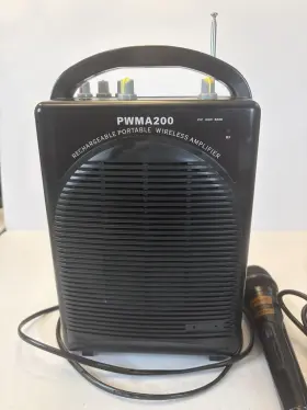 Pwma200 Pwma200/pyle Mic200 Portable Rechargeable Pa Speaker Amplifier With Microphone Tested
