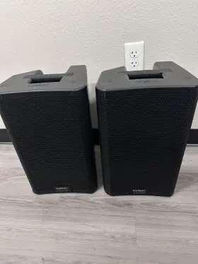 Qsc 603786639961 K8.2 K2 Series 2-way Active Speaker With 8 Inch Woofer And Padded Case Pair