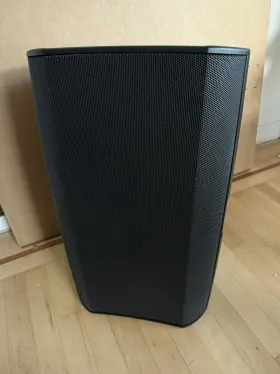 Ad-s12-b Qsc 12 Inch Loud Speaker. Used. Slight Scratches But Good Condition