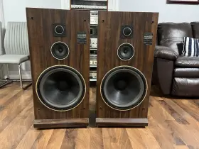 S368 Scott Three-way Speaker System 15 Inch Woofer New Foam