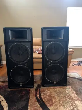 S215v Speakers 2 Yahmaha 2000 Watts Max Power Club V Series Excellent Working Condition