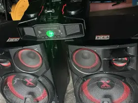 Cm9960 Xboom Lg 4800 Watts System Bluetooth Speaker Black Good Condition Used