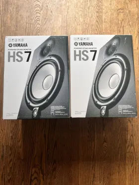 Yamaha 008474926475 Hs7 Bass-reflex Bi-amplified Nearfield Studio Monitors - Pair Brand New