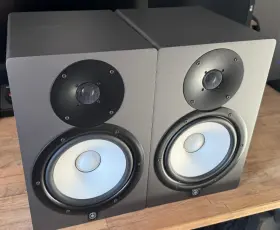 Yamaha 889025122511 Hs8 120w 2-way Powered Studio Monitor - Slate Grey Read Description
