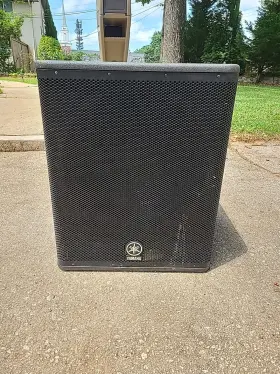 Dsr118w Yamaha 18 Inch Active Subwoofer. Gently Used