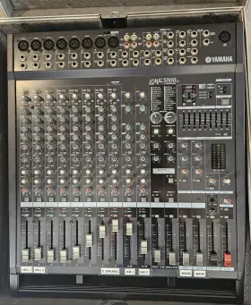 Emx-5000 Yamaha Jbl And Behringer Speakers With Stands