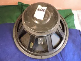 Jay7010 Yamaha Vintage 18 Inch Speaker Woofer Subwoofer 650 Watts 8 Ohms Repaired