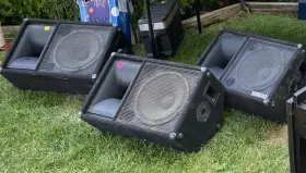 Sm1211 Yamaha 12 Inch Club Monitors With Horn. Good Condition