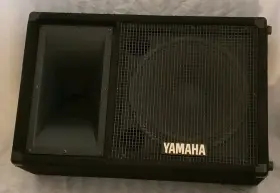 Sm12iv Yamaha - Carpeted Professional Loudspeaker Monitor 24x16x14 Inch. Used #2