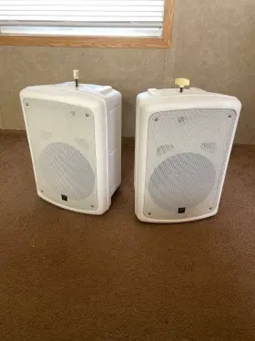 C170p Yorkville Pair Of Coliseum Monitors With Cables And Mounts