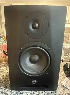 Ysm6 Yorkville Powered Studio Monitor Wired Black Xlr/1/4 In Inputs Gain Control