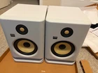 Krk Rokit G4 Bi-amp 7" Studio Monitors White (pair)+ Cables Controller Used. Price: $400.00.